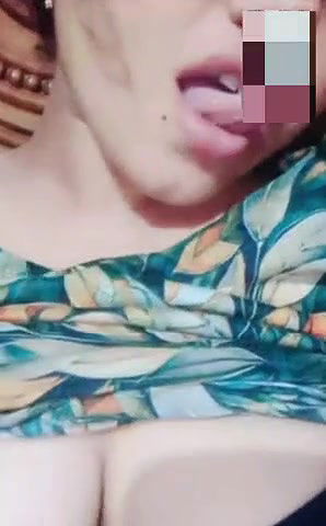 Beautiful Indian Chubby Girl Nusrat Showing Boobies