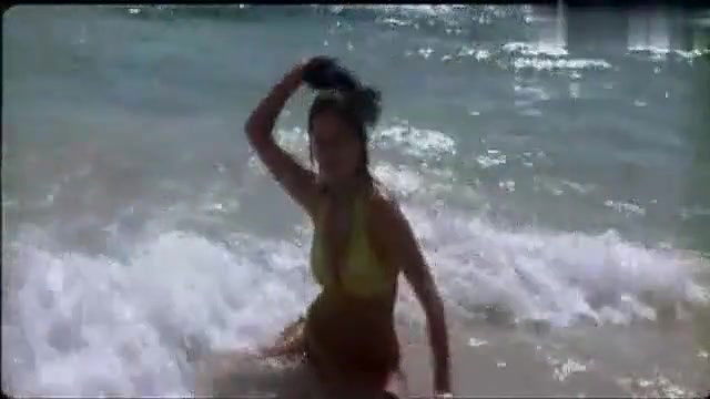 Sapna Hot Bikini Song Boobs Kiss 2