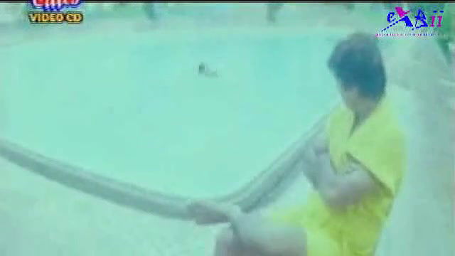 Sapna in Bikini-Deep CleavagePussyCrack-Pyasi Haiwan