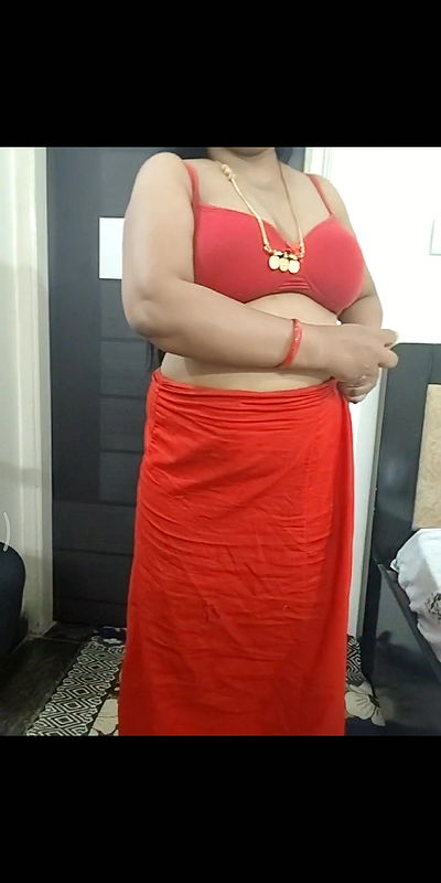 Hot red saree aunty hot in saree