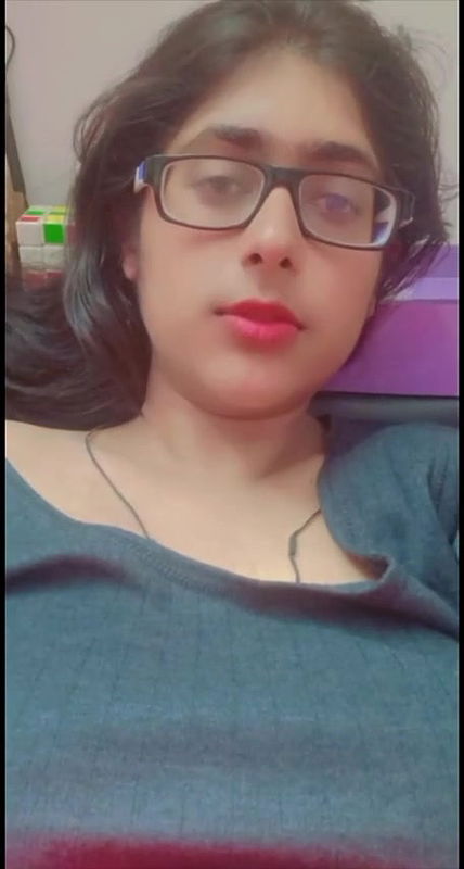 Big Boobs Girl Showing