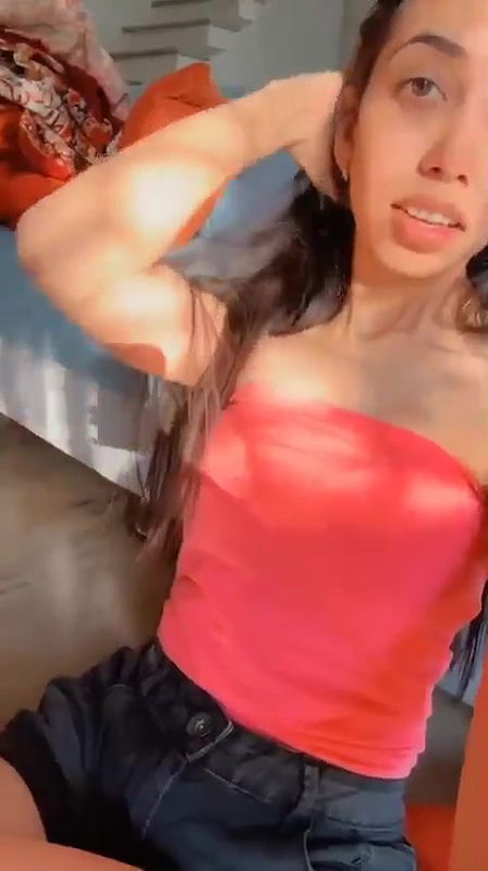 Beautiful Slim Girl Nude Show