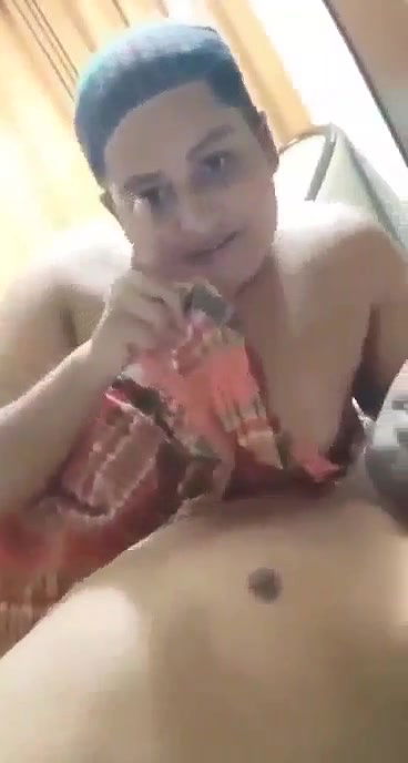 Cheater Bhabhi Having Fun With Lover