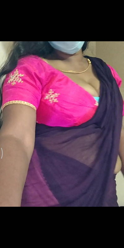 Hot Navel stretch marks Aunty