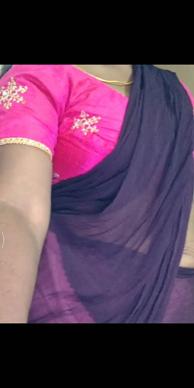 Hot Navel stretch marks Aunty