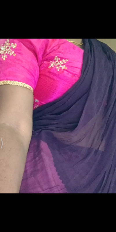 Hot Navel stretch marks Aunty