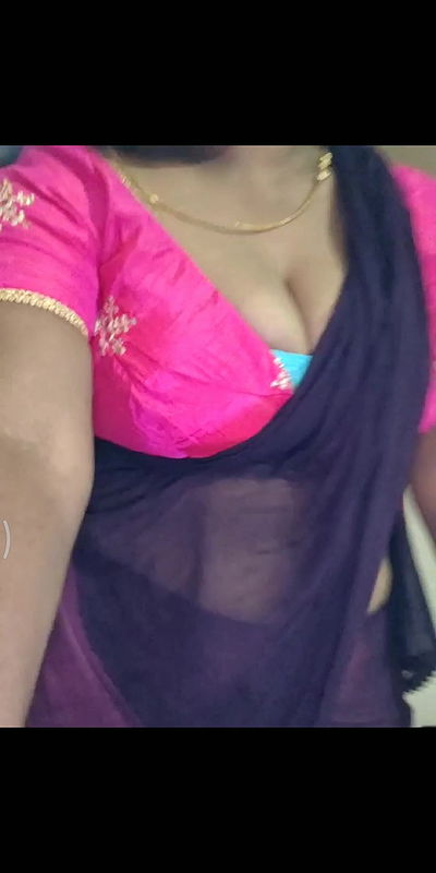 Hot Navel stretch marks Aunty