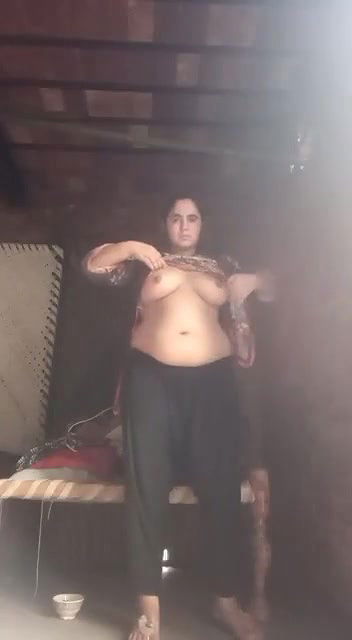 Hot desi woman showing body