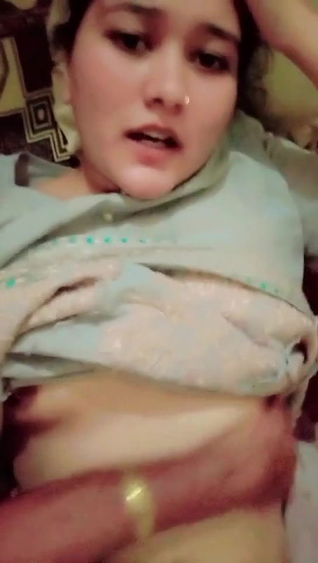 CUTE CHUBBY PAKISTANI GIRL BATHING  MOM MASSAGE 3