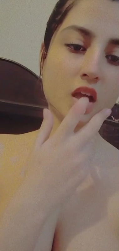 paki babe fingering2