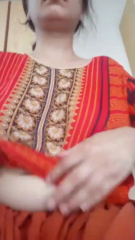 paki babe fingering3