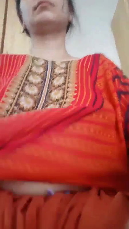 paki babe fingering3