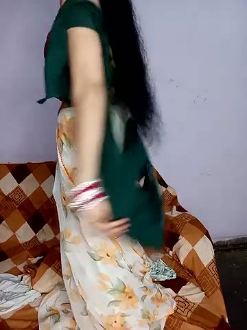 Sexy Bhabhi giving Blowjob and Saree removing