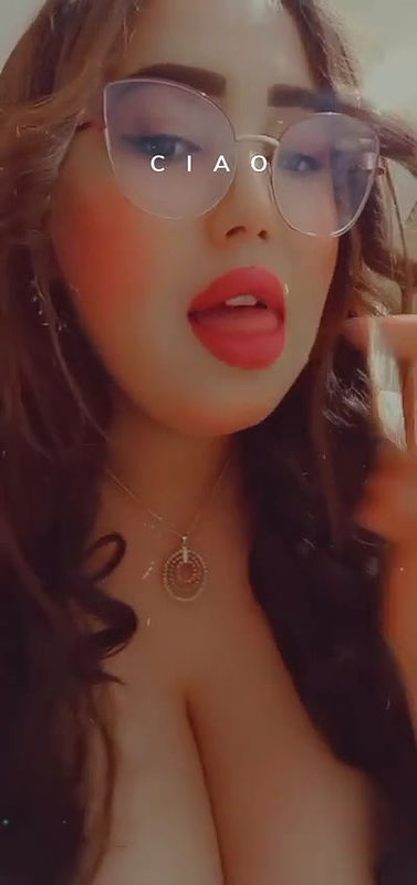 Extremely gorgeous chubby desi girlfriend showing her curvy big tits exclusive leaked video by her ex boyfriend