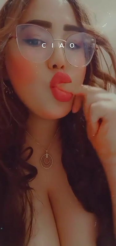 Extremely gorgeous chubby desi girlfriend showing her curvy big tits exclusive leaked video by her ex boyfriend