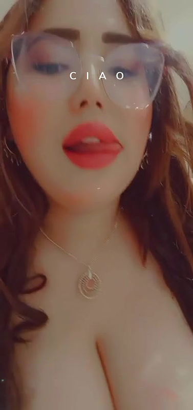 Extremely gorgeous chubby desi girlfriend showing her curvy big tits exclusive leaked video by her ex boyfriend