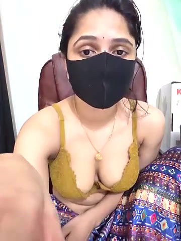 Sexy Girl getting Full Naked on Fan Demand