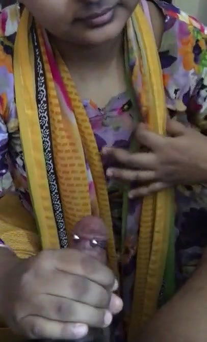 Sexy Indian Blowjob video for the first time