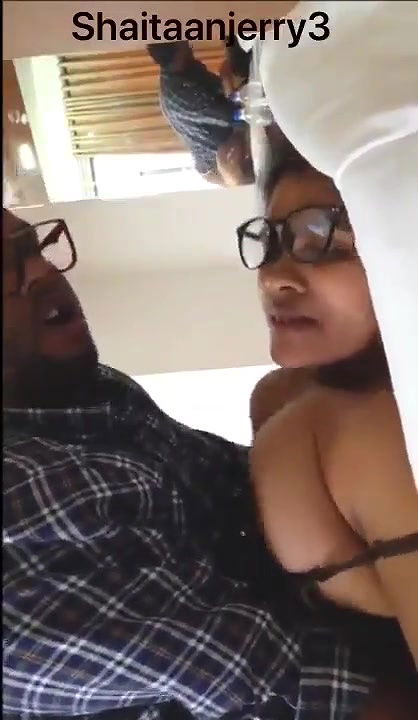 Busty aunty sex MMS video