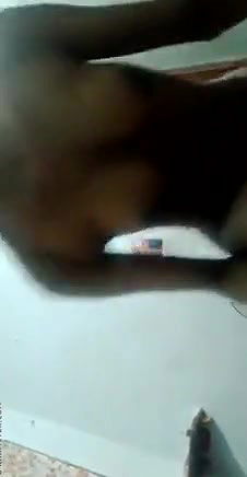 Tamil Girl pussy show latest MMS video