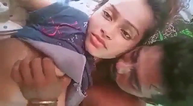 Horny lovers Desi sex MMS clip