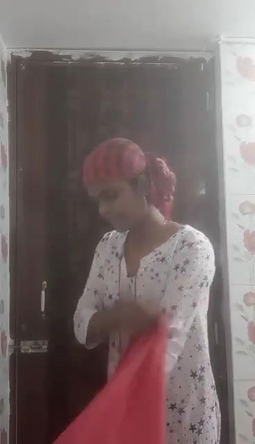 horny slim gf bathing and dress changing