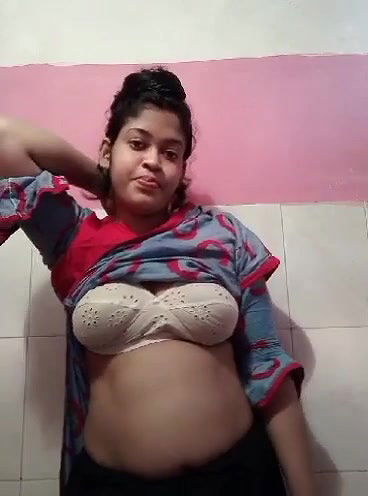 ladki ne choot dikhayi