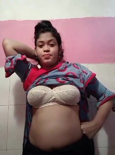 ladki ne choot dikhayi