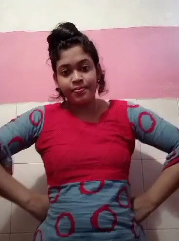 ladki ne choot dikhayi