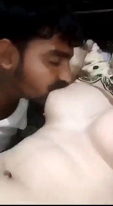 devar ne bhabhi ki boob chusi