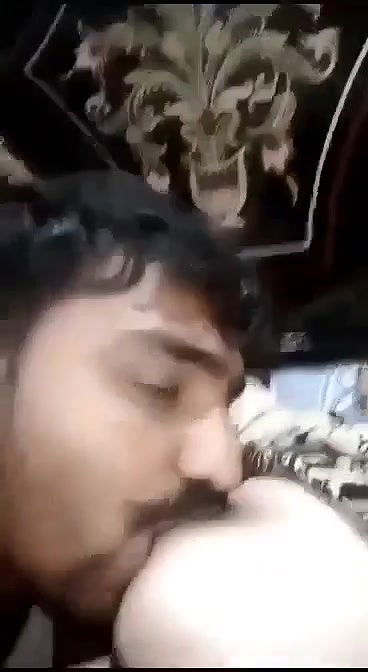 devar ne bhabhi ki boob chusi