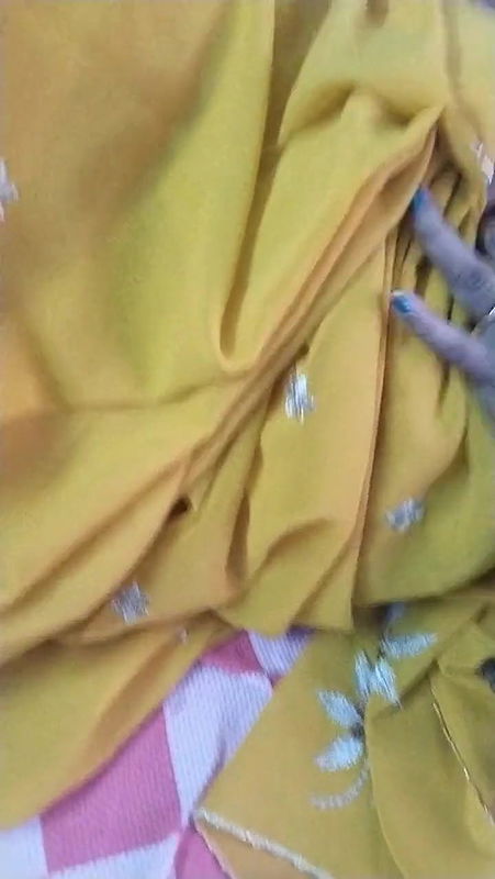 saree uthake choot dikhayi