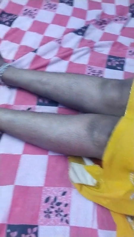 saree uthake choot dikhayi