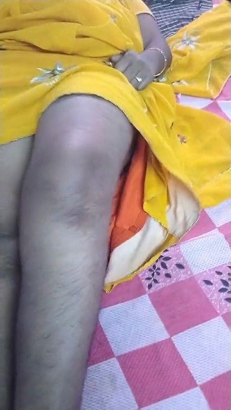 saree uthake choot dikhayi