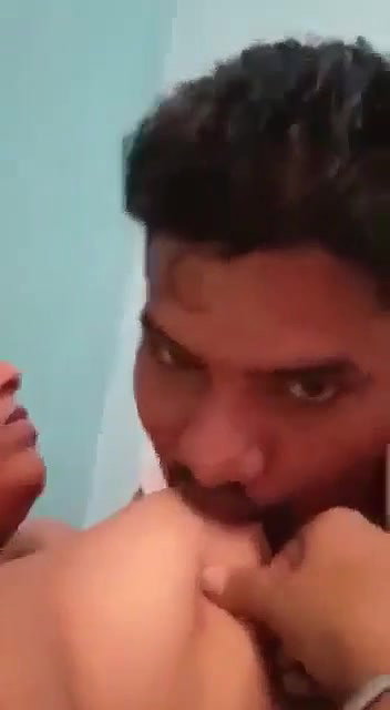 boob chuske choot mein ungli kri