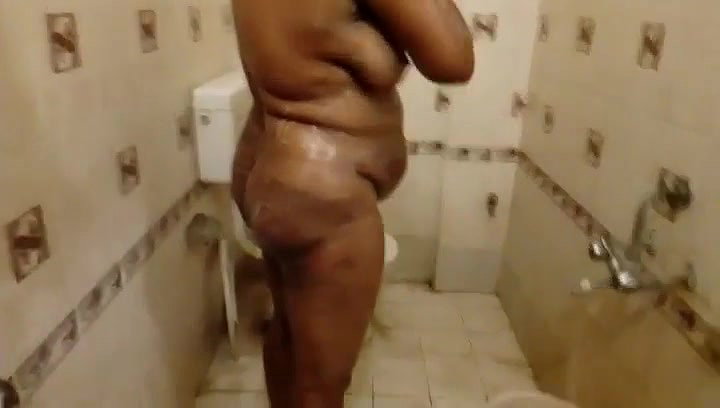 nude bath of aunty recorded by pervert guy