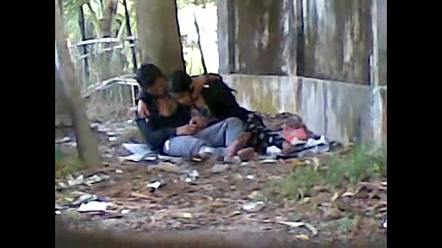 park mein ladki ne lund ki sawari kri