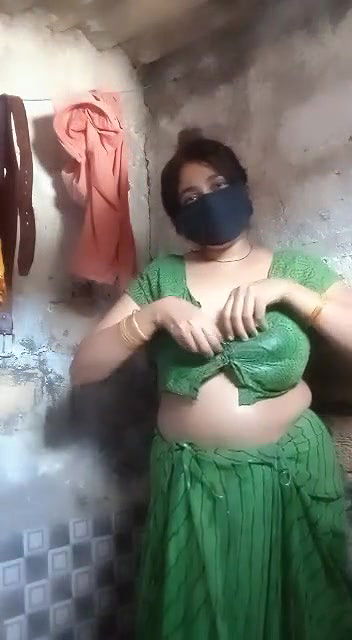 saree kholke nangi nach