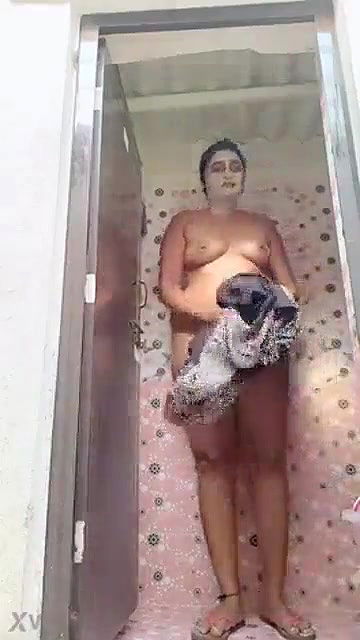 Swathi Naidu Fully Nude Strip Before Bathing Video