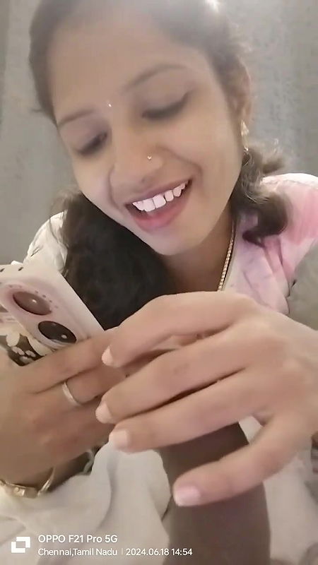 Tamil Girl Gives A Handjob While Talking With Her Lover