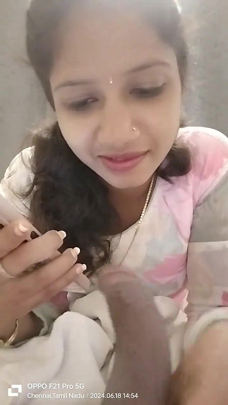Tamil Girl Gives A Handjob While Talking With Her Lover