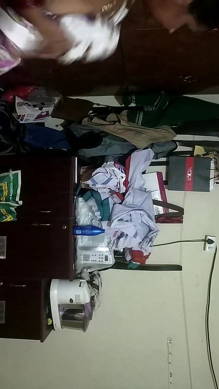 Tamil Kamakalanjiyam MILF Aunty Nude Dressing Video