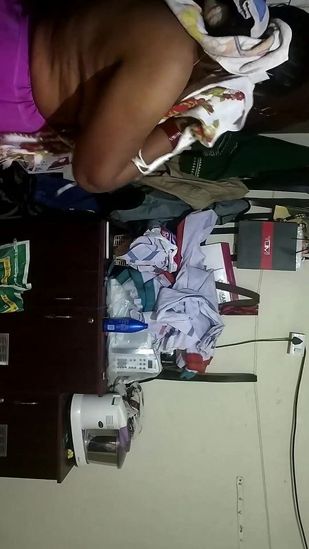 Tamil Kamakalanjiyam MILF Aunty Nude Dressing Video