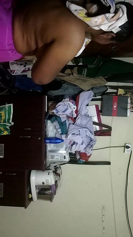 Tamil Kamakalanjiyam MILF Aunty Nude Dressing Video