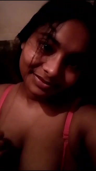 Tanker Bengali Chubby Wife Showing For Lover