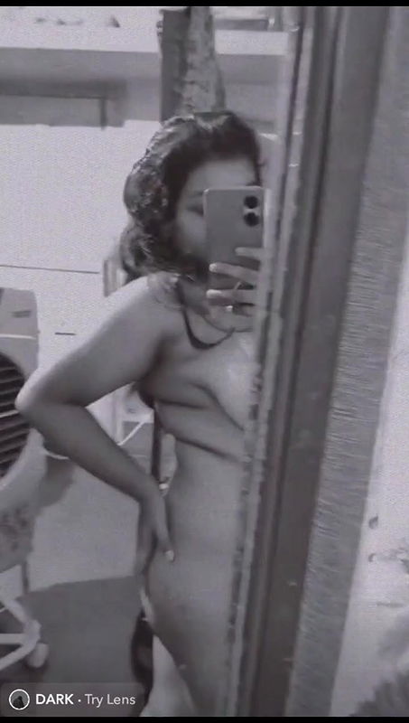 big boobs girl full nude mirror selfie