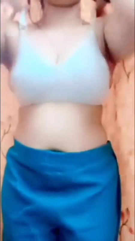 boobs and pussy show hot girlfriend