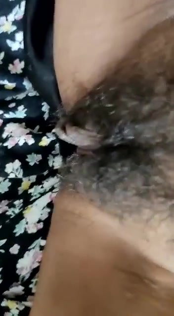 hairy pussy rub girlfriend