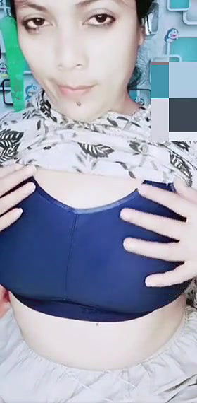 indian gorgeous mole girlfriend showing her boobs pussy online leaked video clip