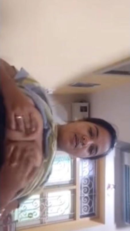 mallu aunty boobs press